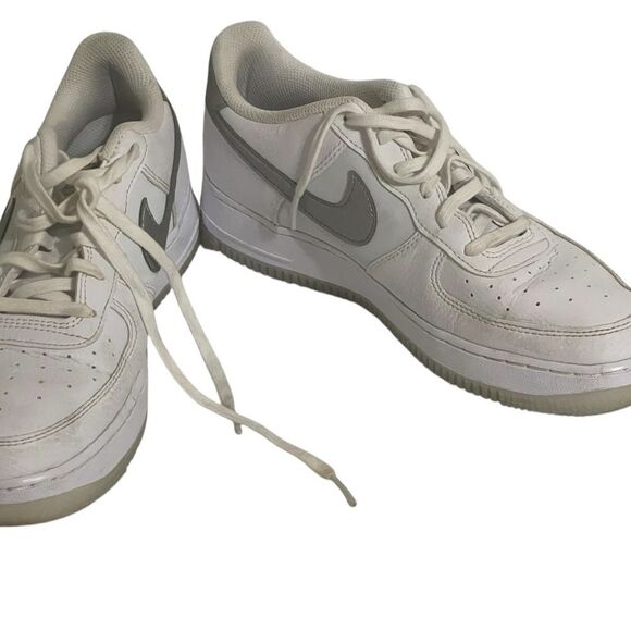 Nike Air Force 1 Big Kids' Shoes Size 7Y White Silver DV7762-300 - Picture 9 of 14